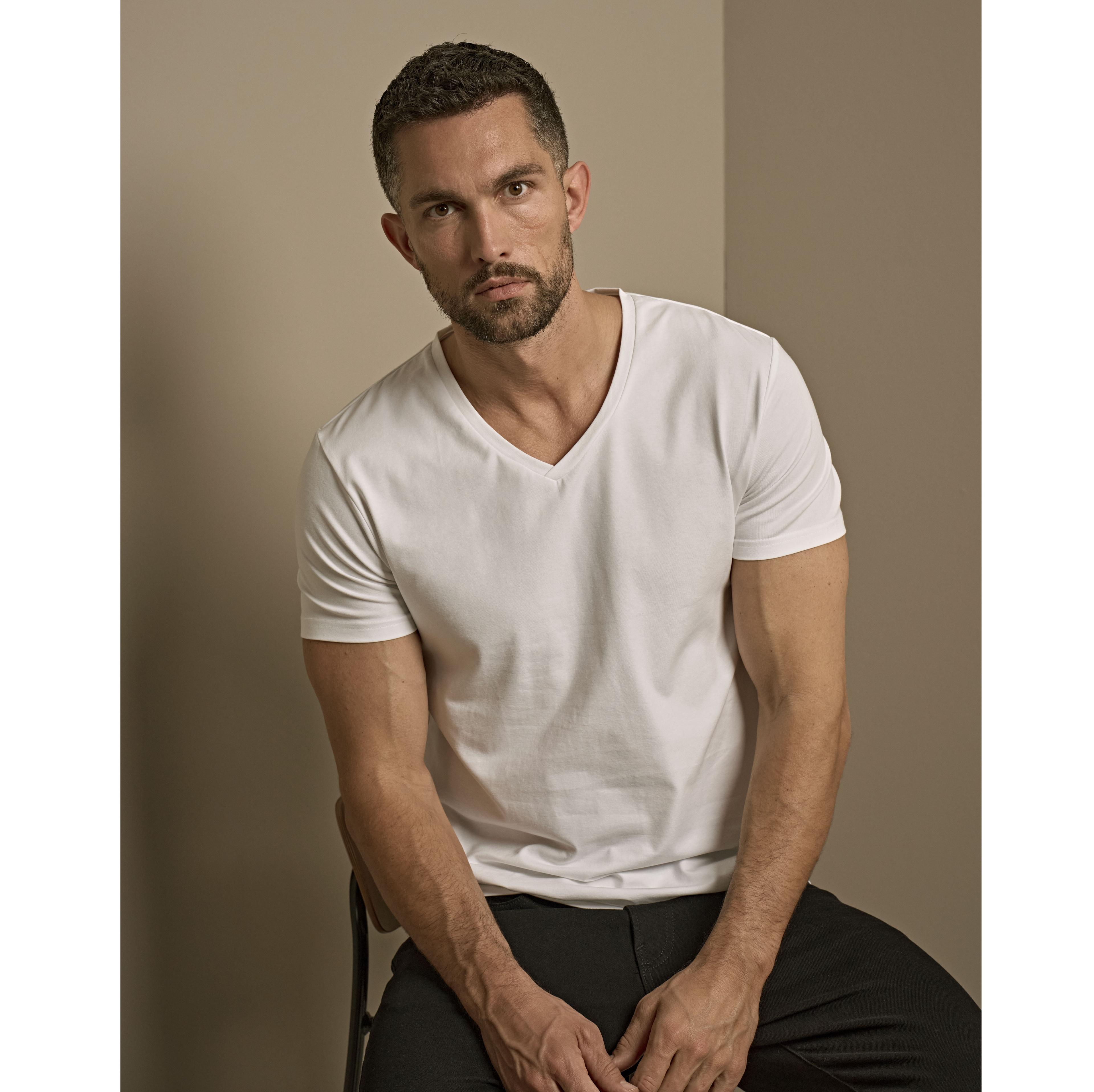 Tee-shirt stretch col V