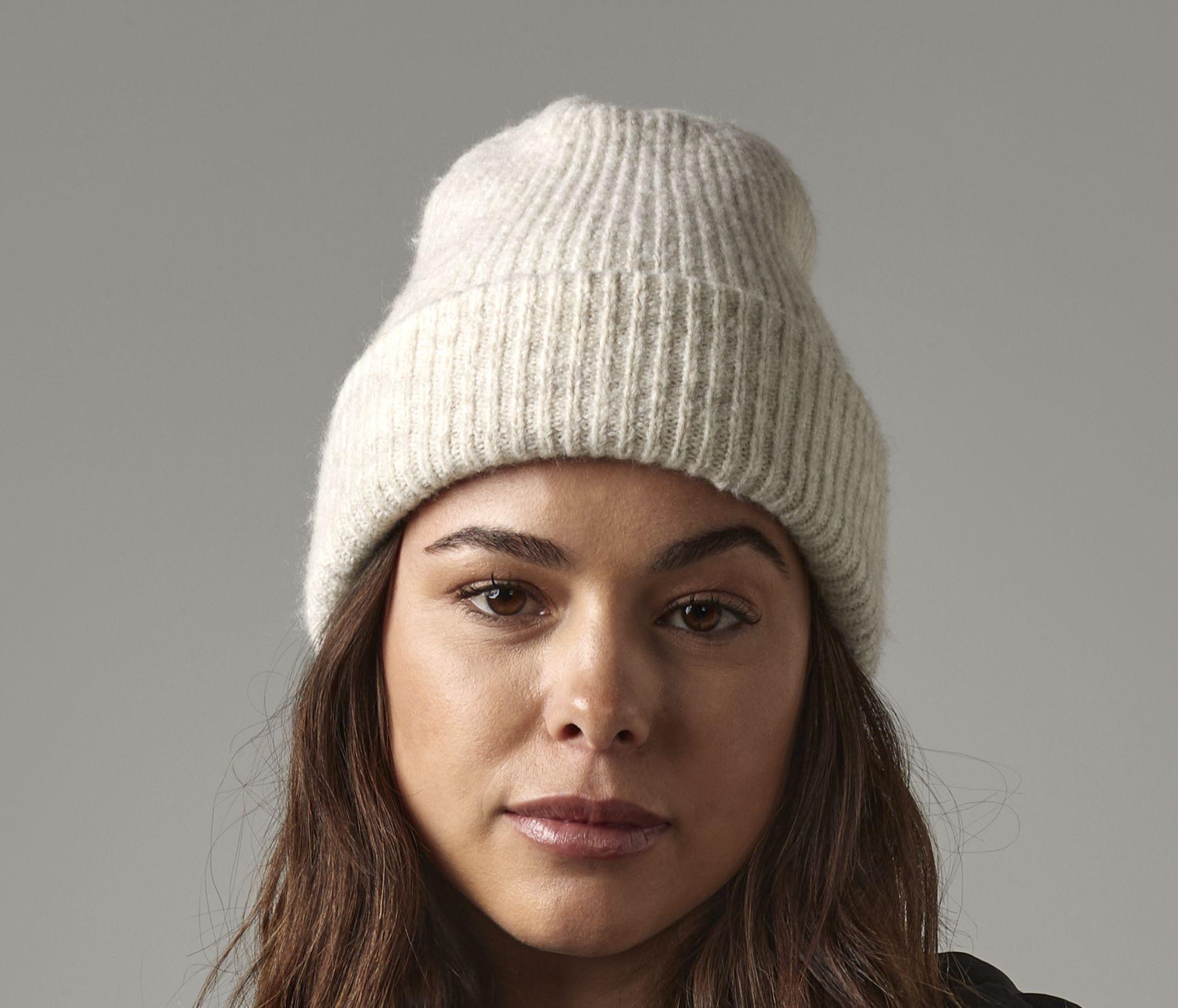 Bonnet en maille côtelée