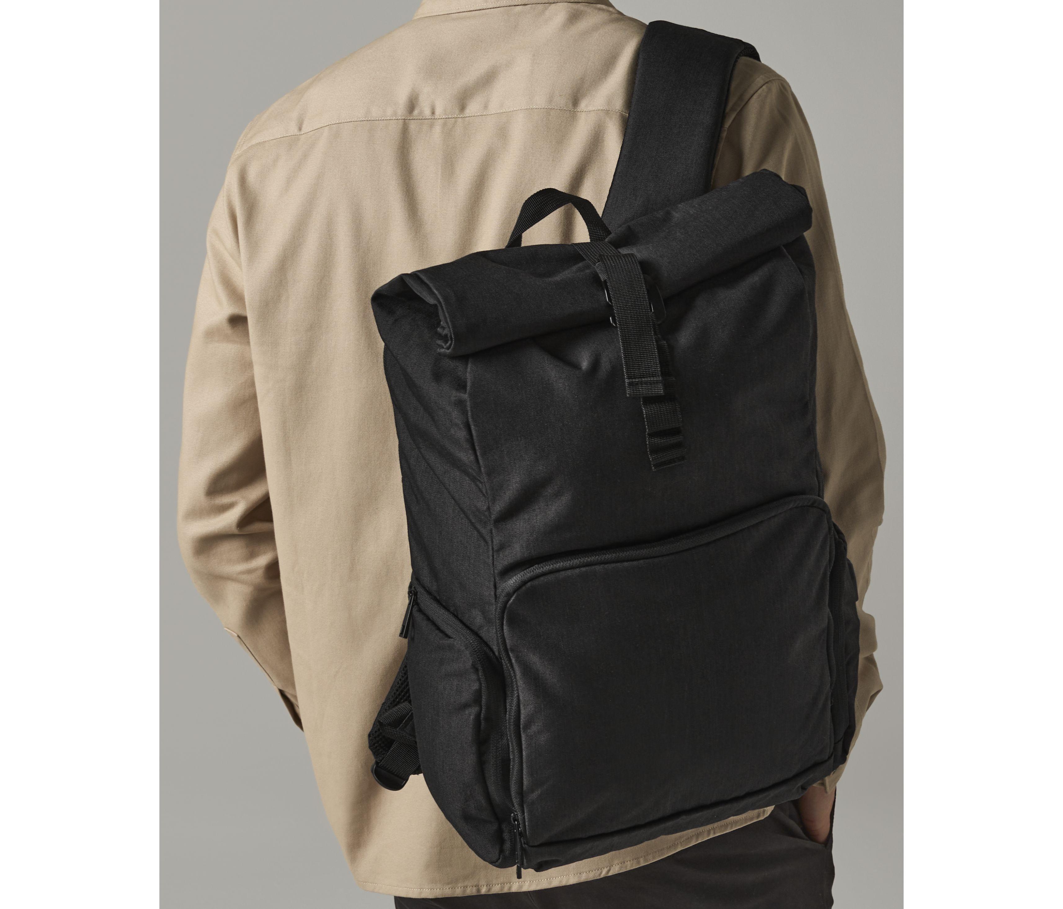 Sac à dos avec rabat enroulable et chargeur Q-Tech