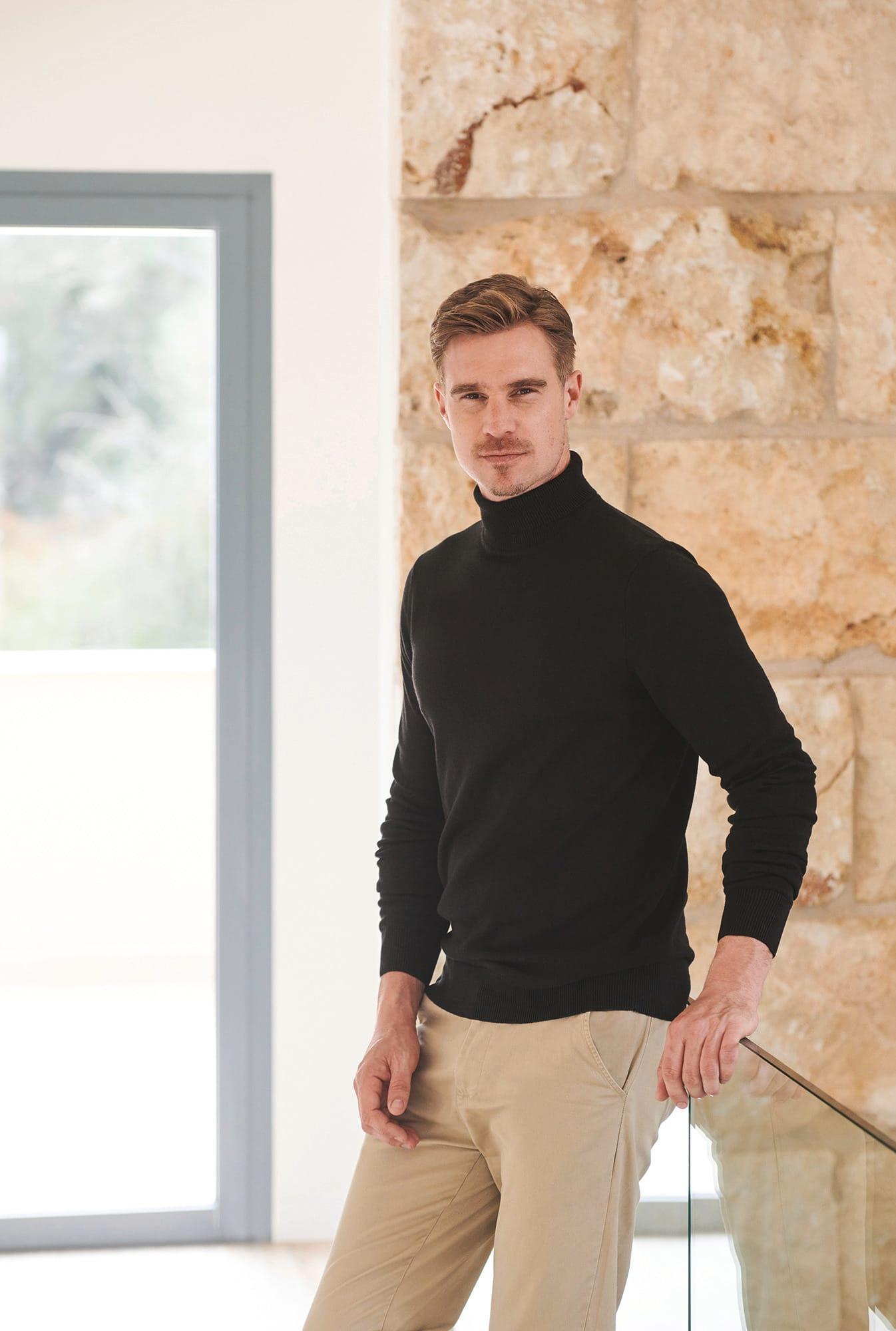 Pull col roulé