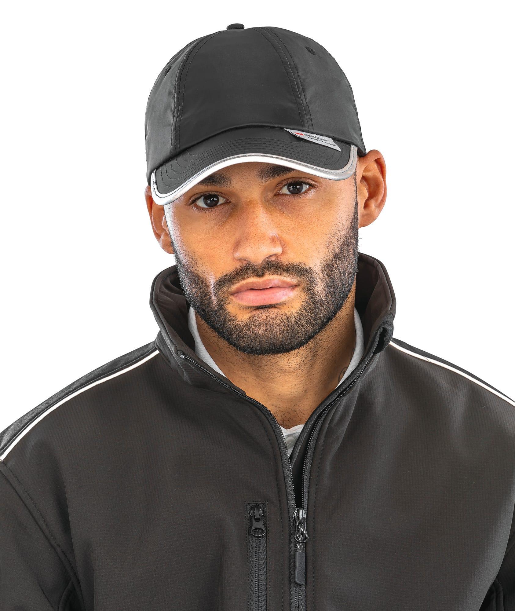 Casquette avec bordures réfléchissantes