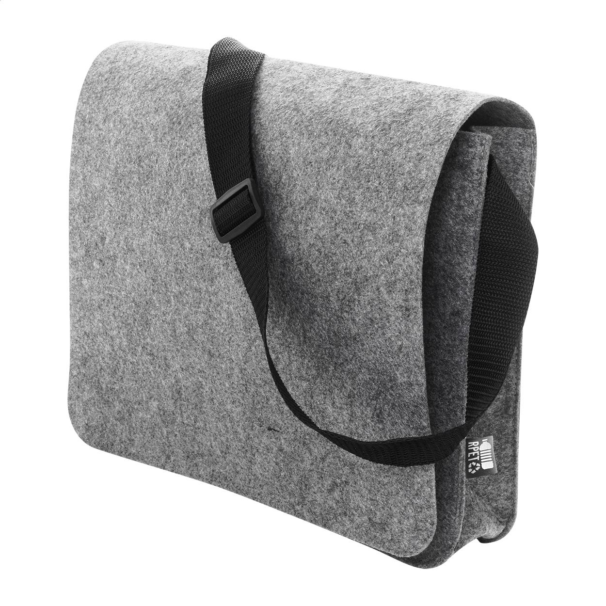 Refelt Courier