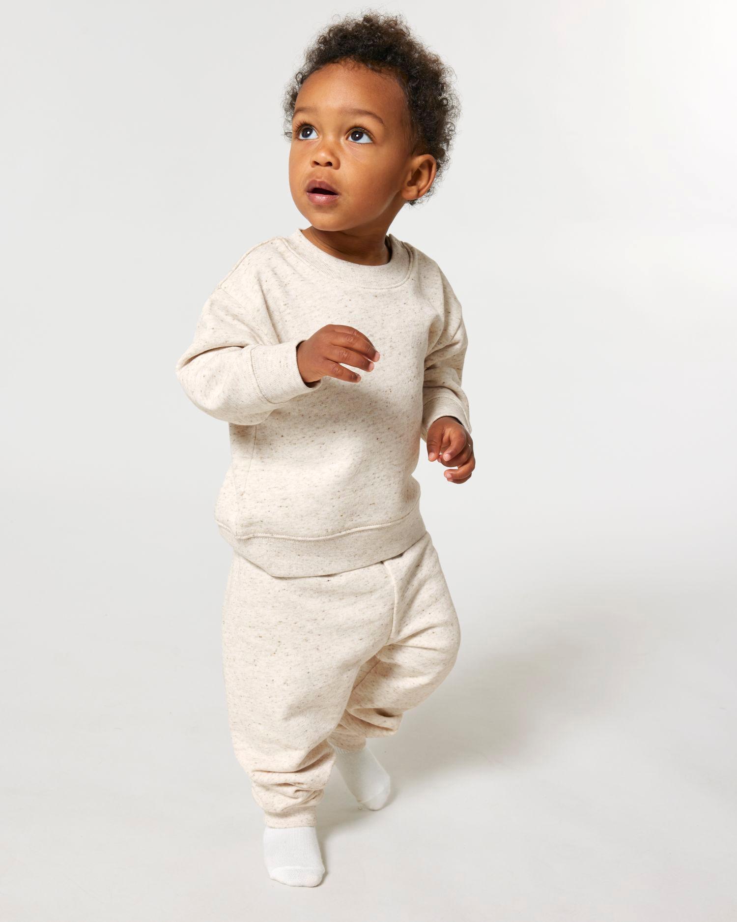 Le pantalon de jogging bébé