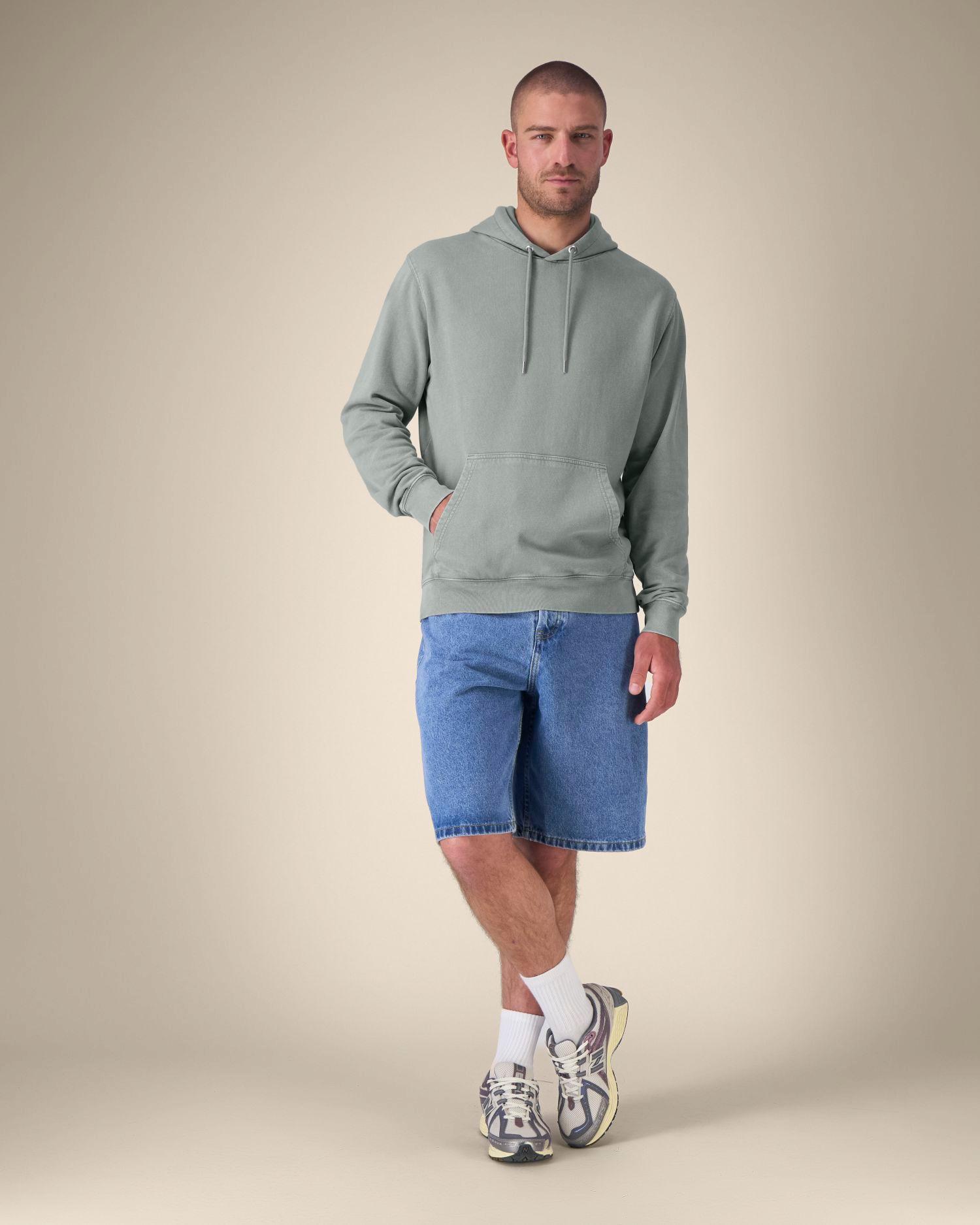 Le sweat à capuche unisexe Garment-dyed en French Terry