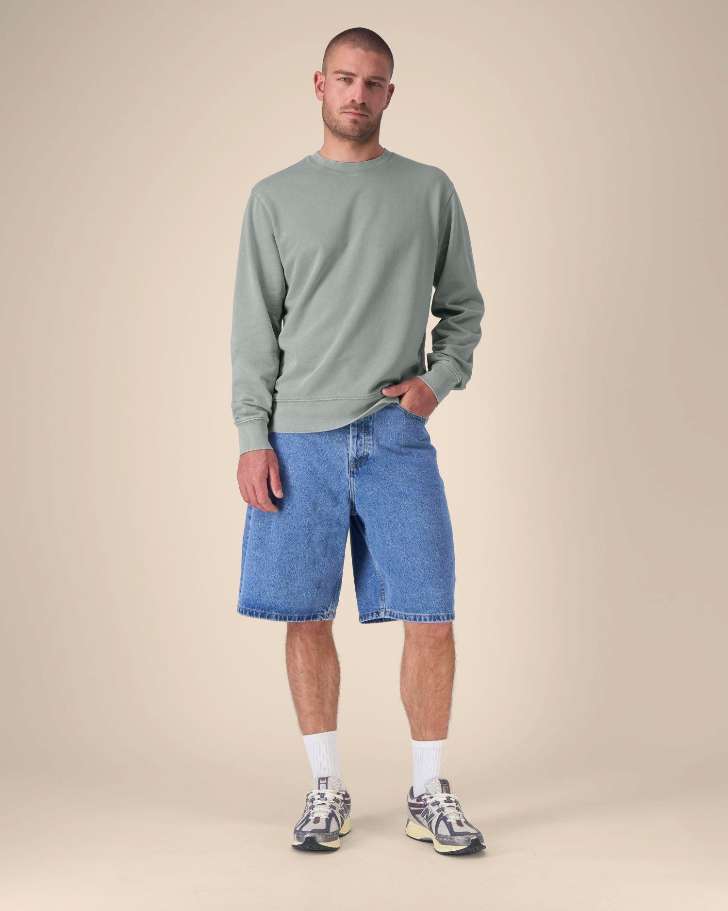 Le sweat-shirt unisexe col rond Garment-dyed en French Terry