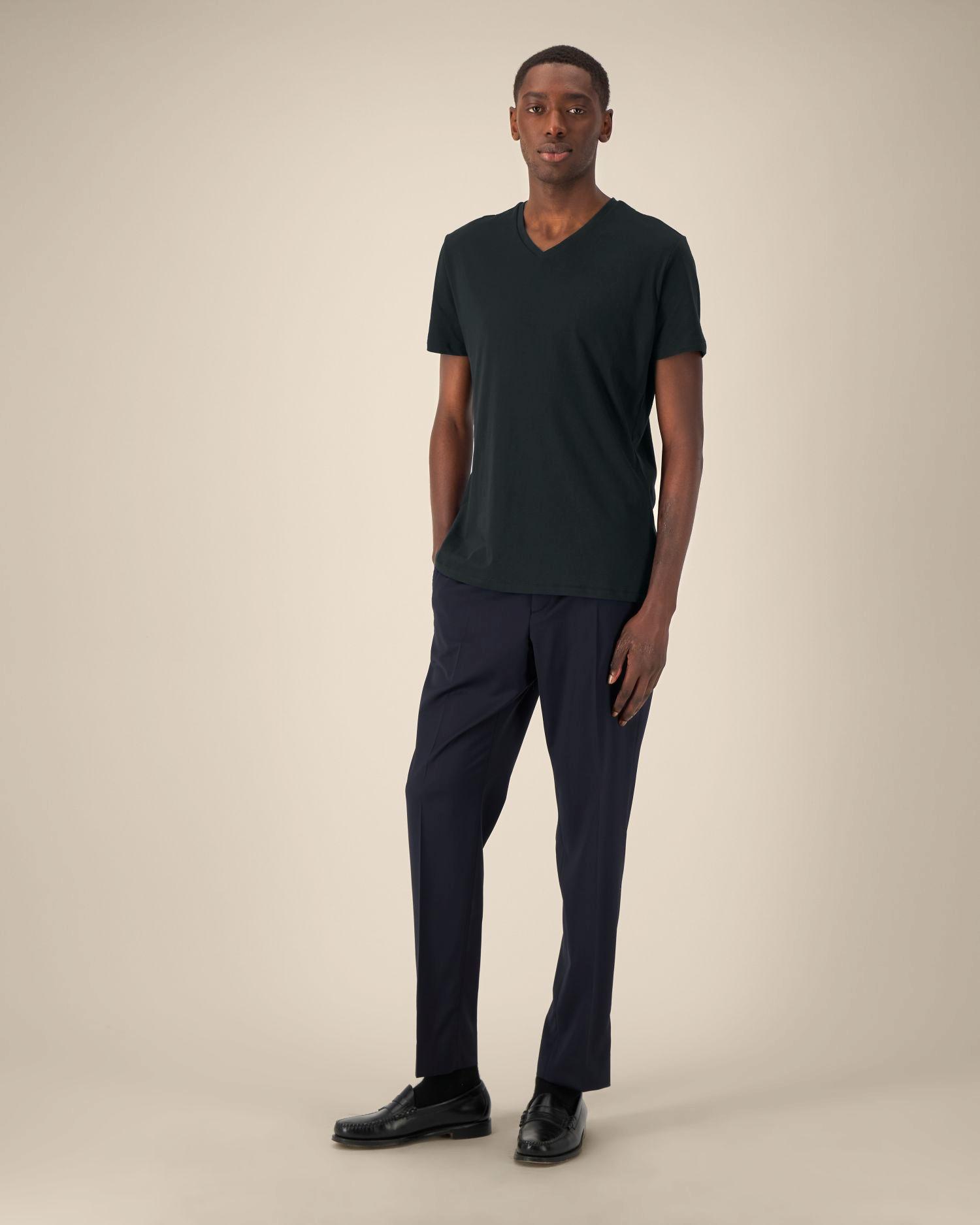 Le t-shirt homme col V