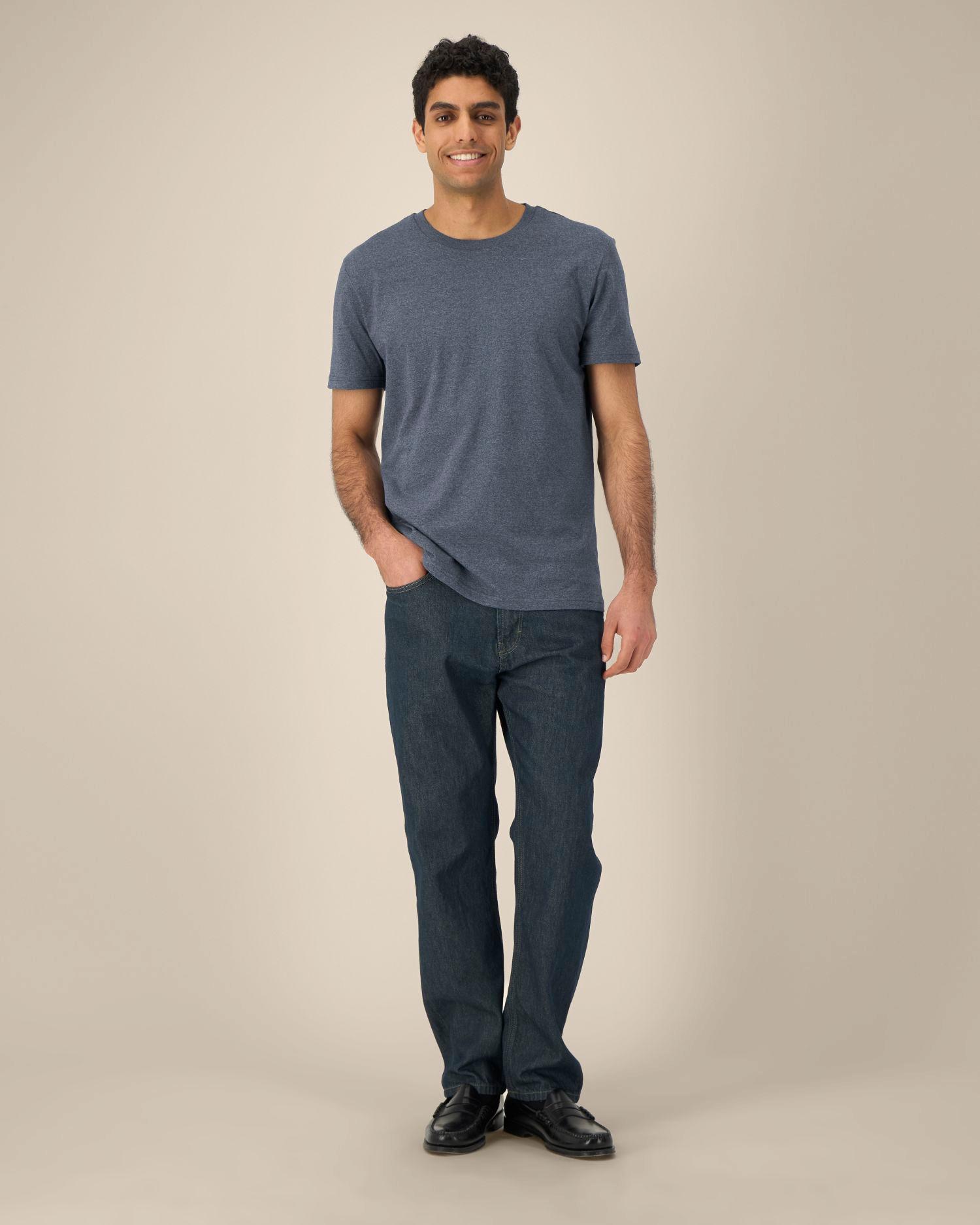 Le t-shirt unisexe en coton recyclé