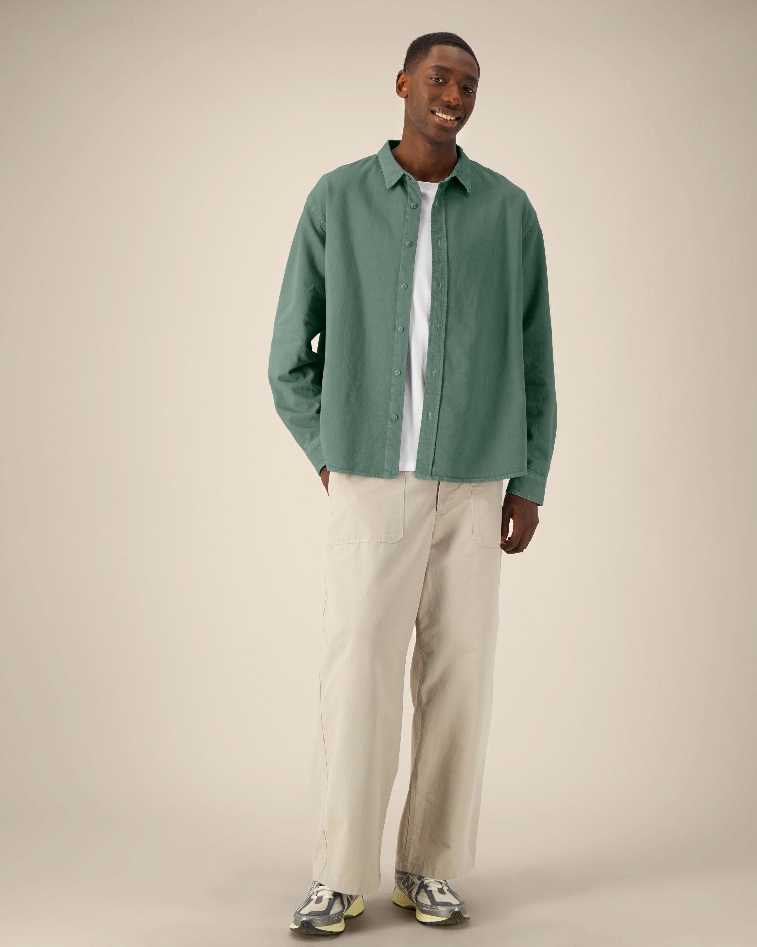 La chemise unisexe coupe Relaxed