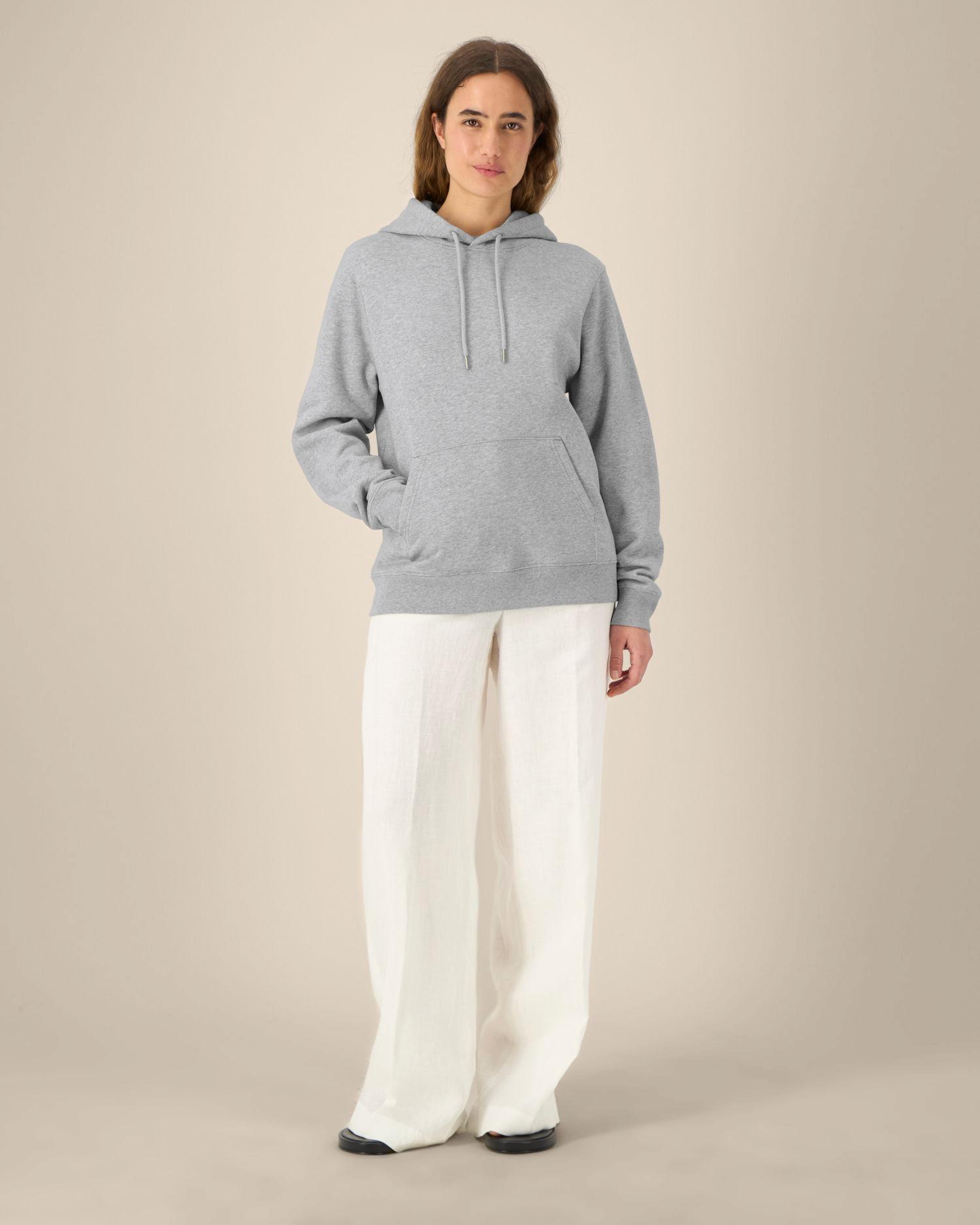 Le sweat à capuche femme en coton recyclé