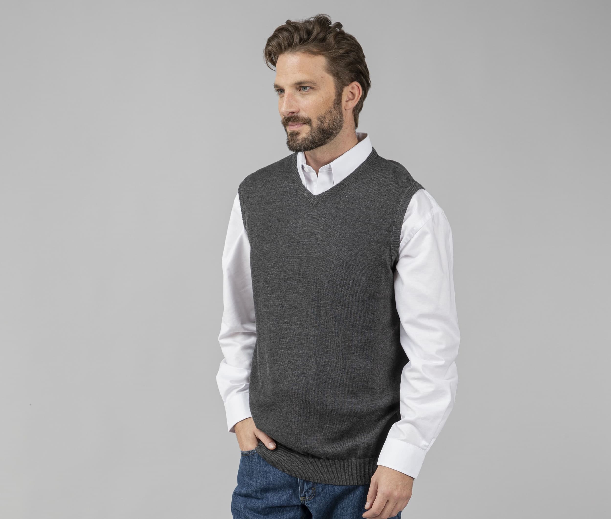 Pull sans manche col V