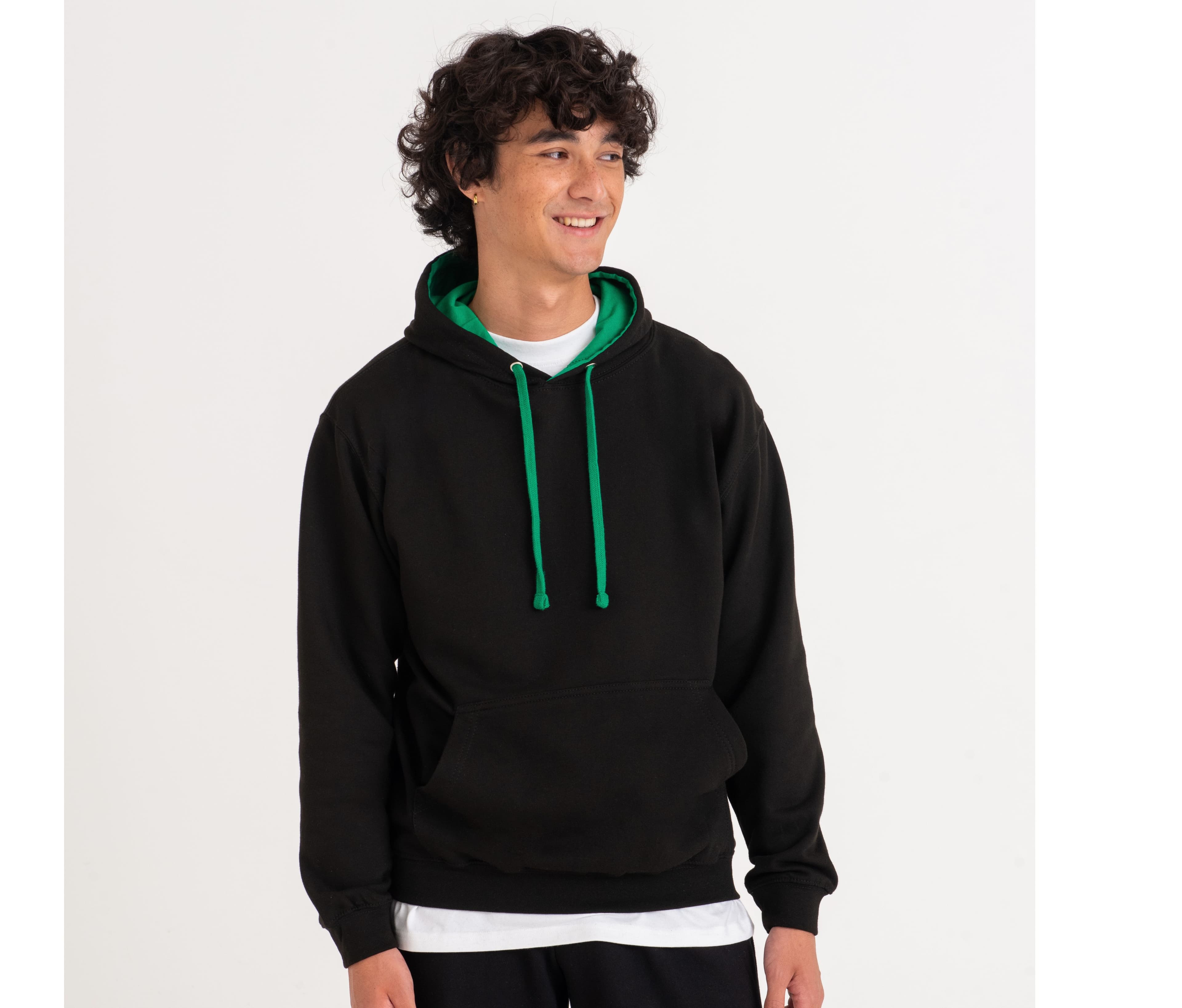 Sweat capuche contrastée